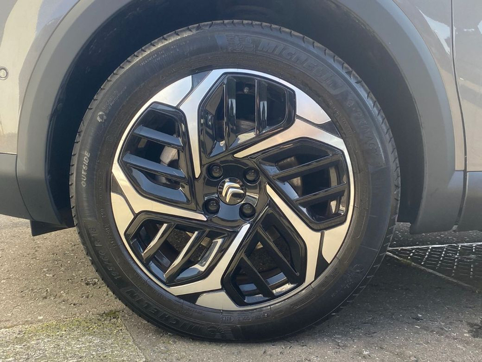 2024 Citroen C4 - image 12