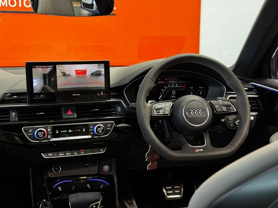2022 Audi RS4 - image 18
