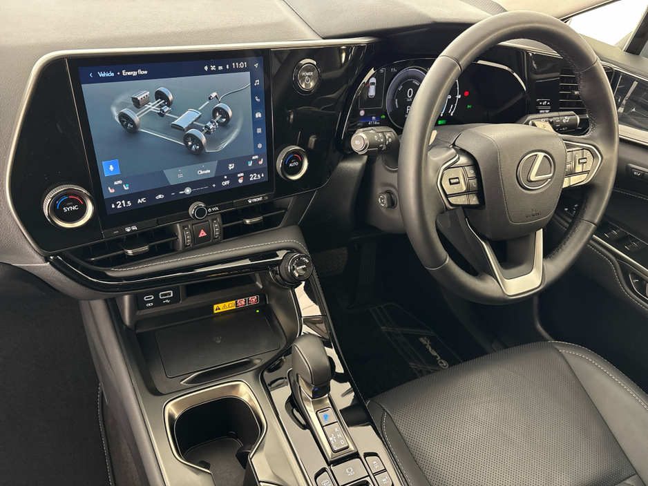 2025 Lexus NX 450 h+ - image 22