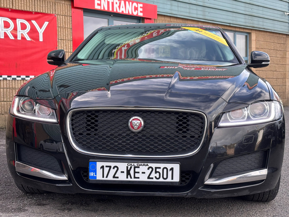 2017 Jaguar XF - image 3