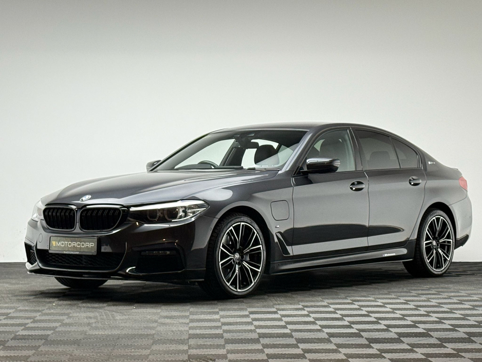 2019 BMW 5 Series - image 3