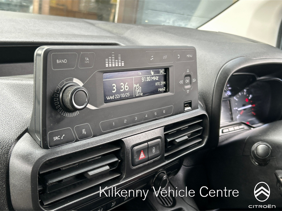2021 Citroen Berlingo - image 12