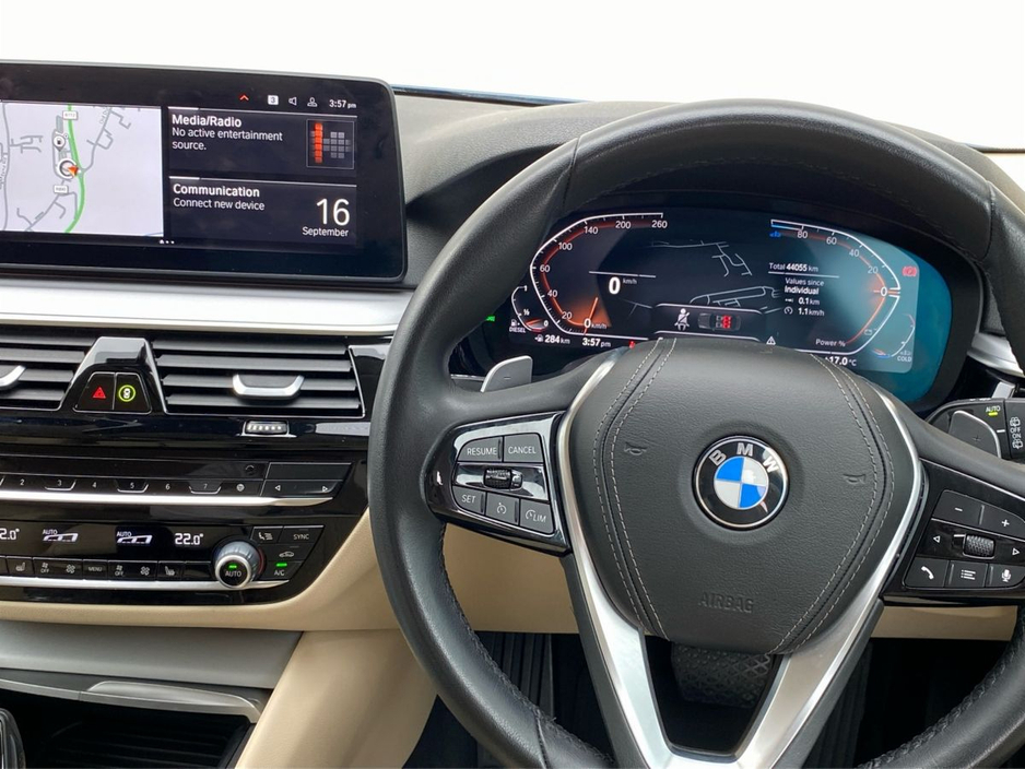 2024 BMW 5 Series - image 5