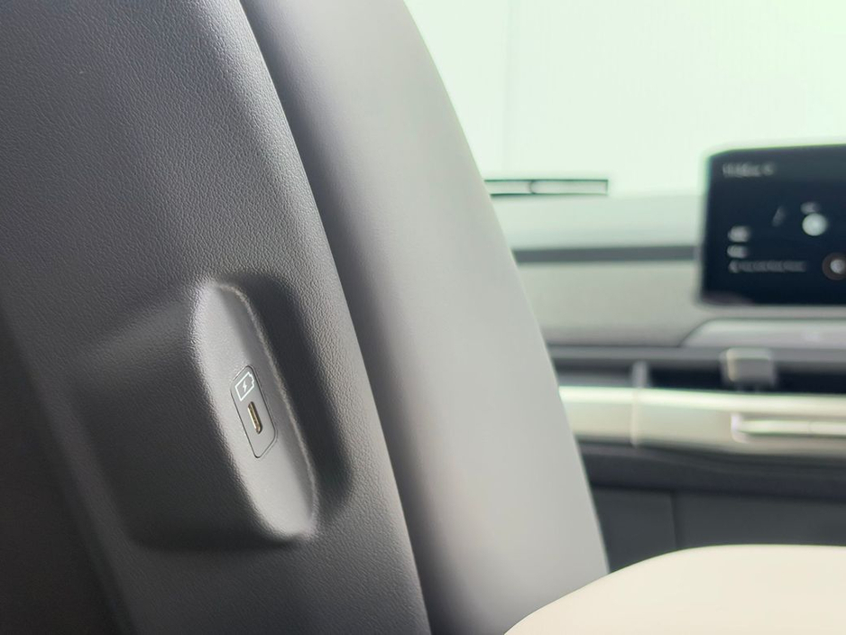 2026 Kia EV3 - image 32