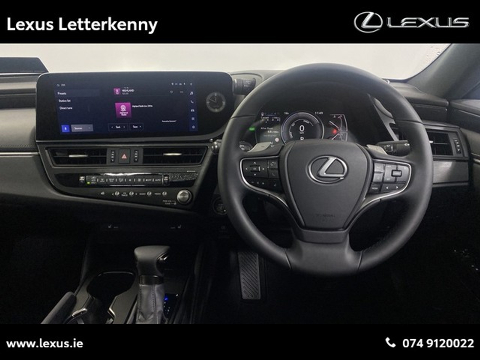 2025 Lexus ES 300 H - image 8