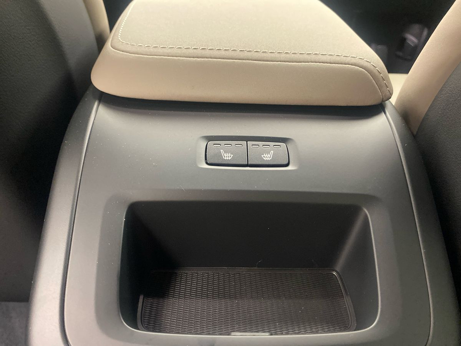 2026 Volvo XC60 - image 23