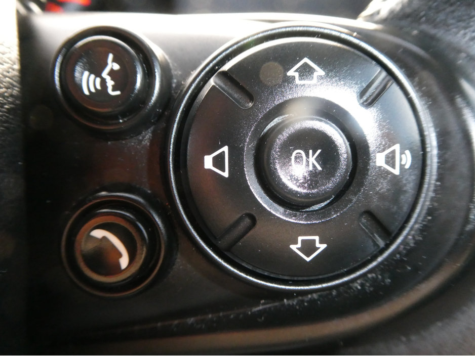 2017 MINI Countryman - image 25