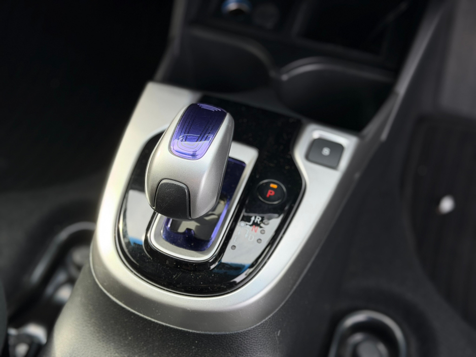 2016 Honda Fit - image 9