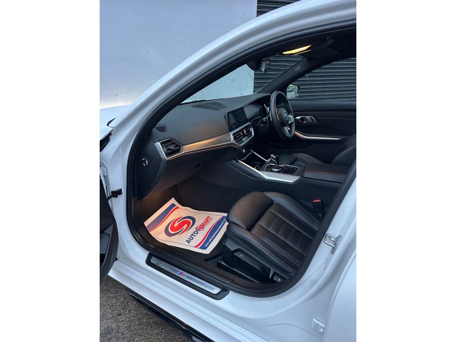 2022 BMW 3 Series  €32,995
