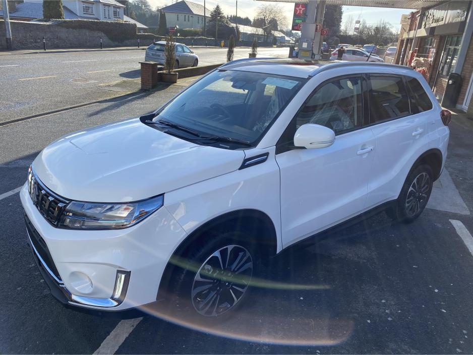 2025 Suzuki Vitara hybrid €30,995