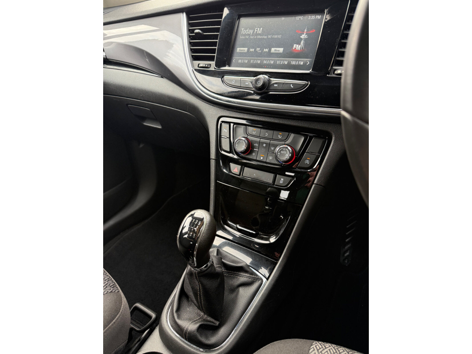 2017 Vauxhall Mokka - image 12