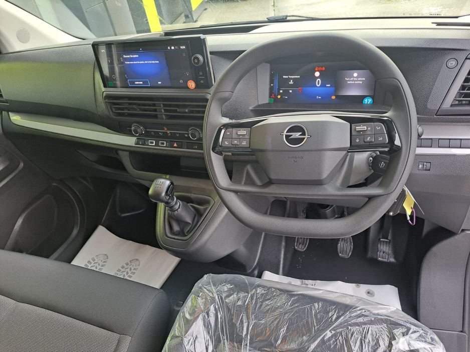 2025 Opel Vivaro - image 15