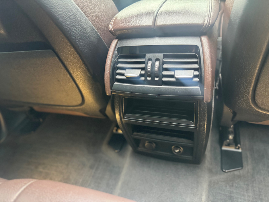 2016 BMW X5 - image 31