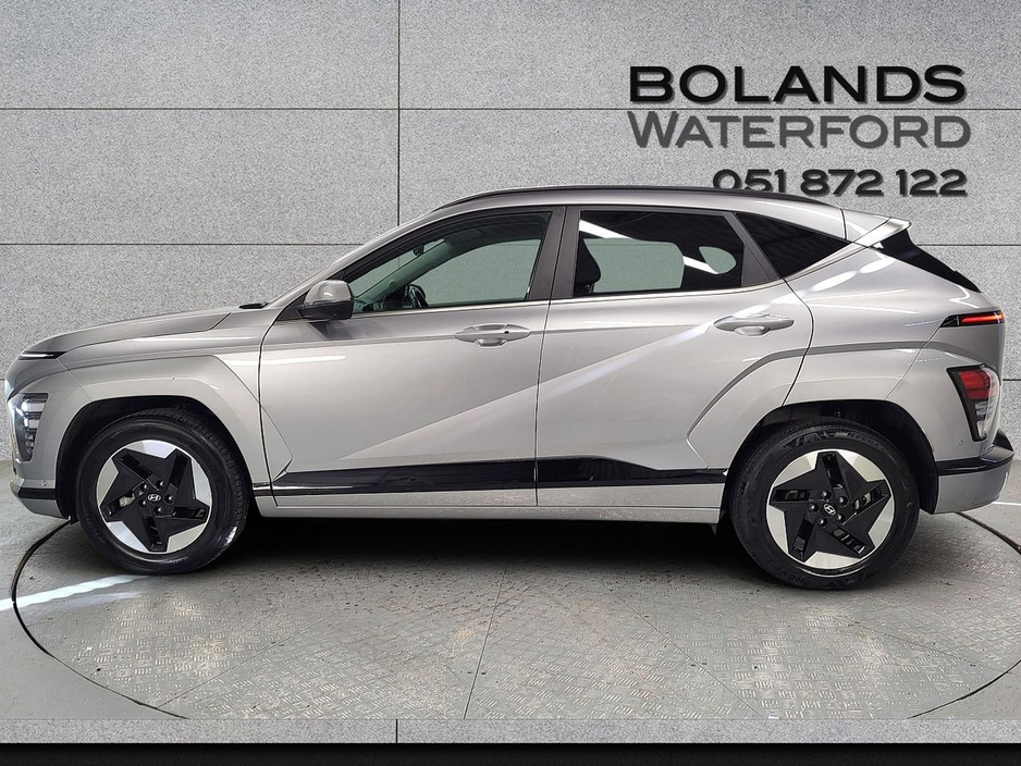 2024 Hyundai Kona - image 3