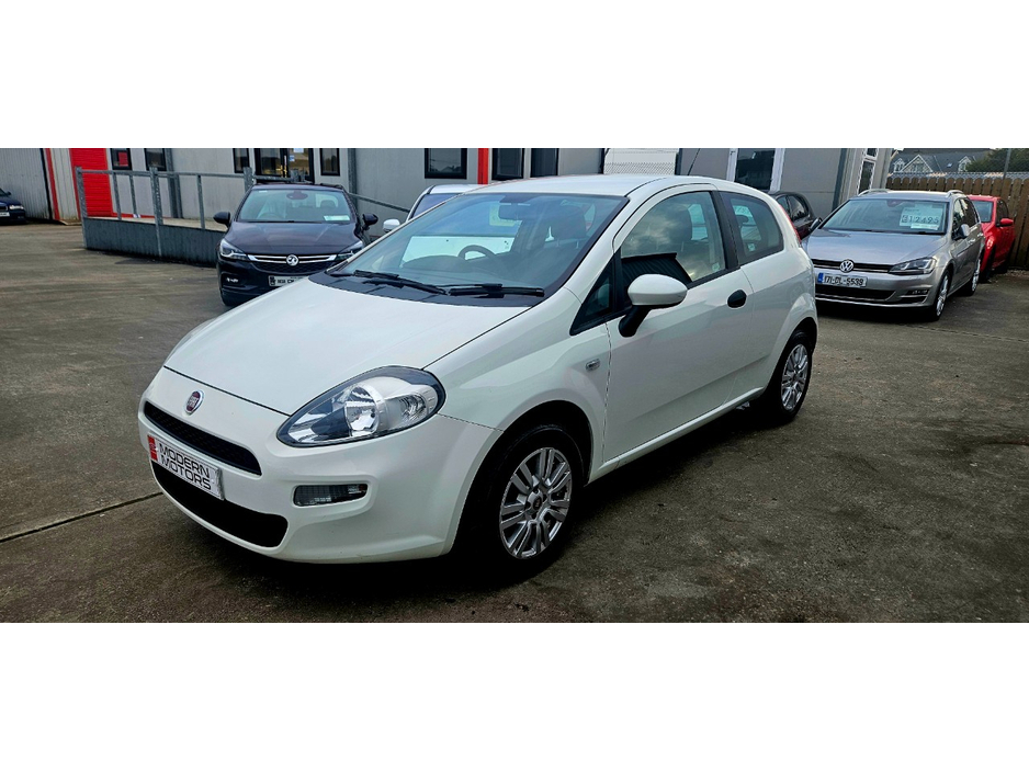 2015 Fiat Punto - image 19