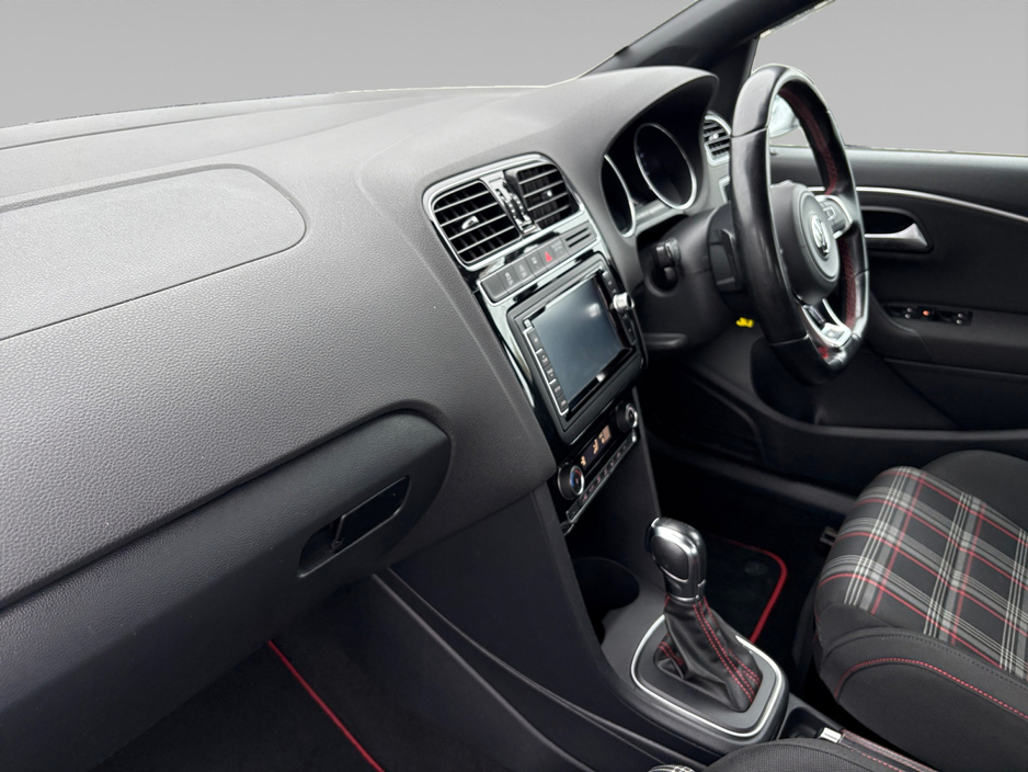 2016 Volkswagen Polo - image 7