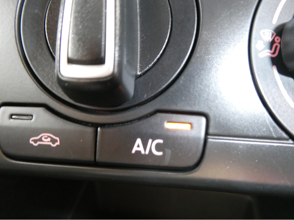 2016 Volkswagen Polo - image 32