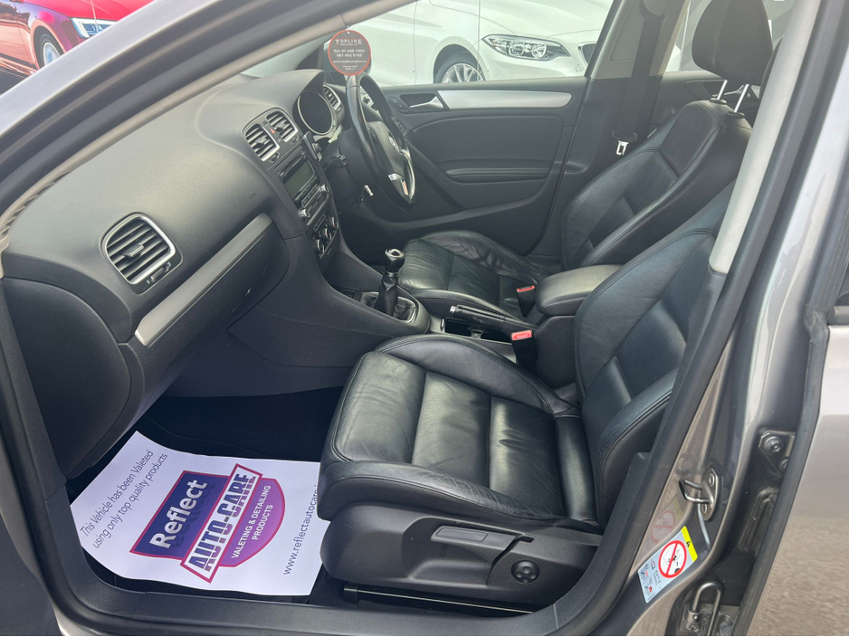 2011 Volkswagen Golf - image 13