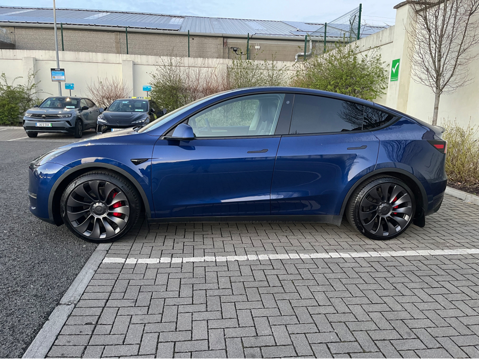 2024 Tesla Model Y - image 4