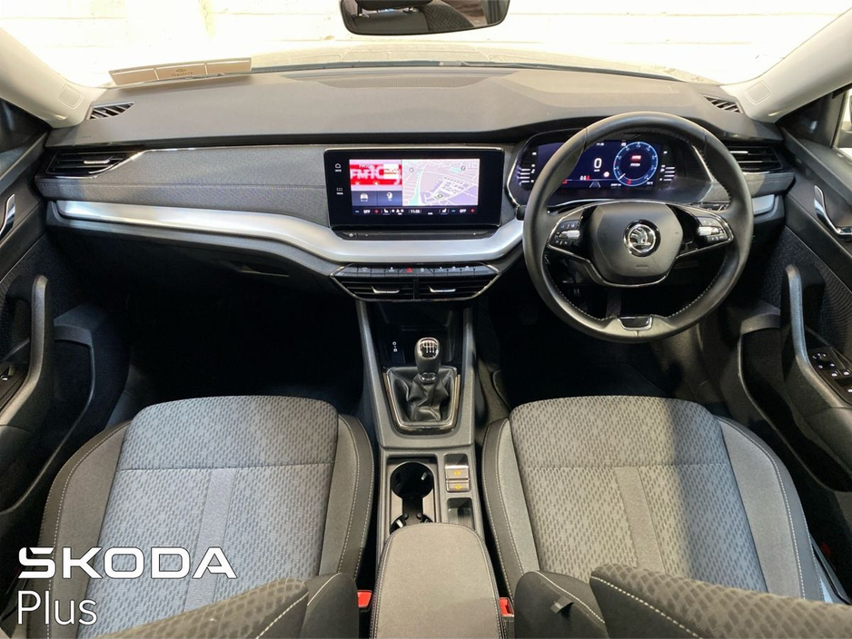 2023 Skoda Octavia - image 2