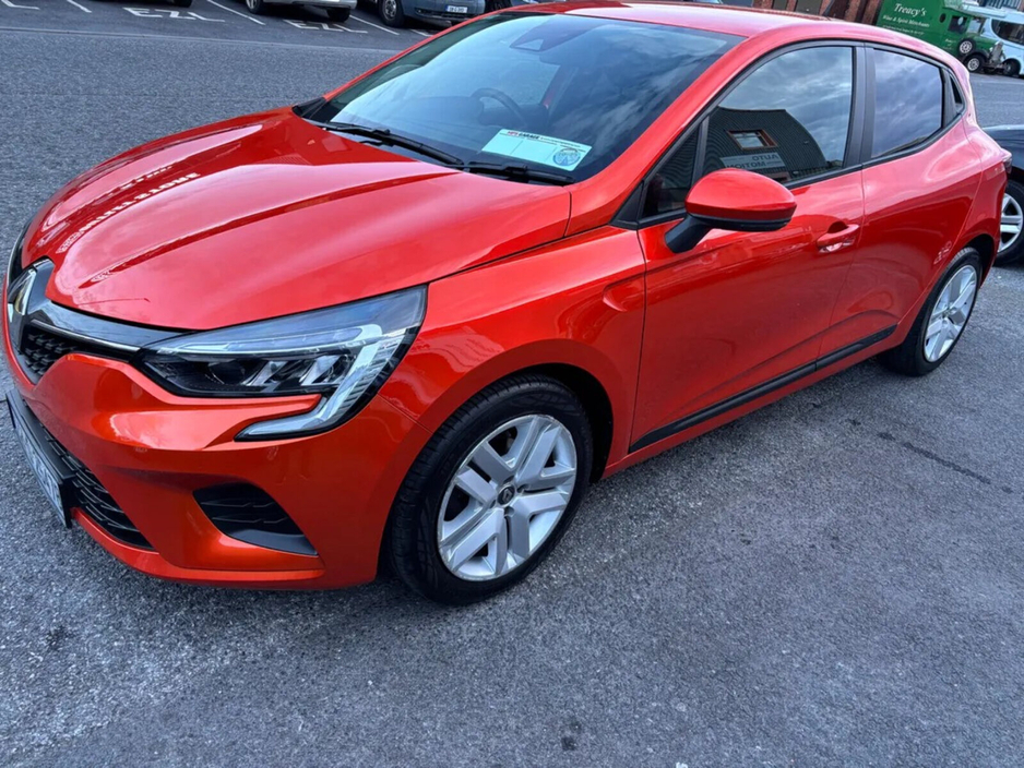 2022 Renault Clio Dynamique SCe 65 €14,000