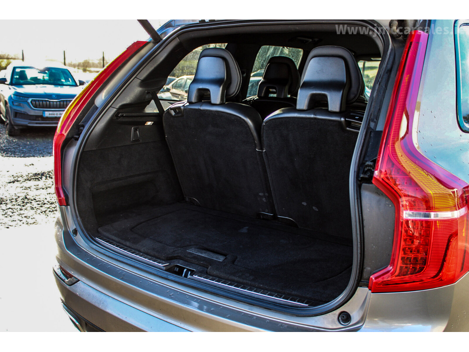 2021 Volvo XC90 RECHARGE PHEV T8 (390hp) R-Design AWD €49,995