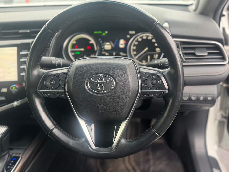 2019 Toyota Camry Hybrid – Pearl White, High Spec, JBL, Mint €20,750