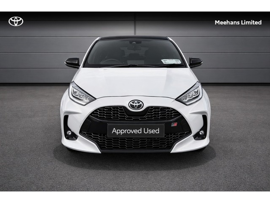 2023 Toyota Yaris - image 5