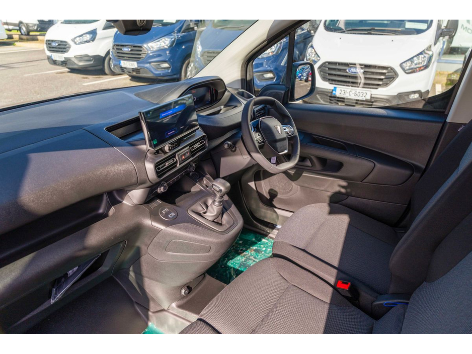 2026 Peugeot Partner - image 16