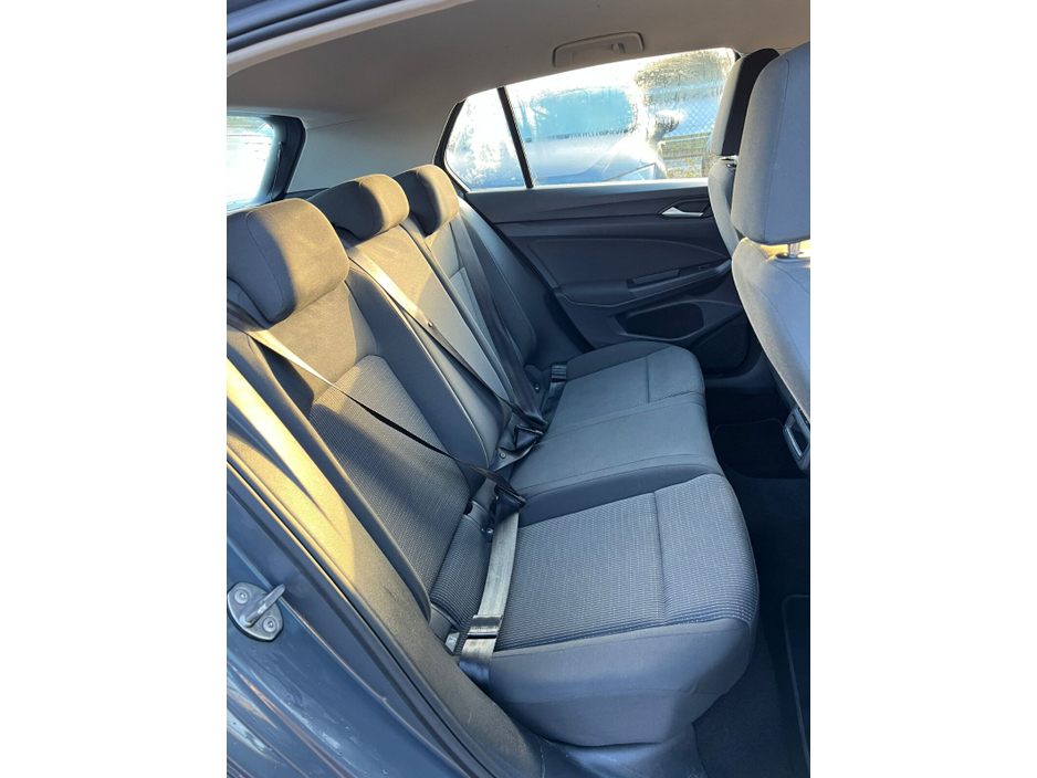 2022 Volkswagen Golf 2.0 TDI 115HP €24,950