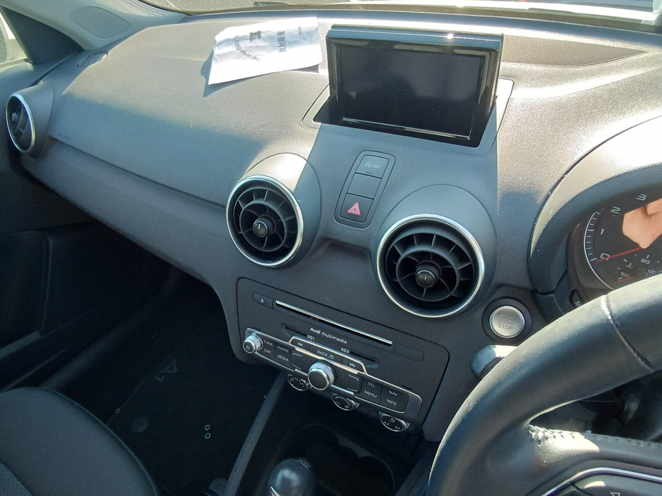 2017 Audi A1 - image 6