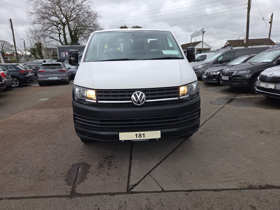 2018 Volkswagen Transporter - image 3