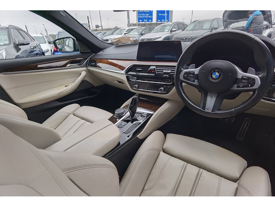 2019 BMW 5 Series - image 14