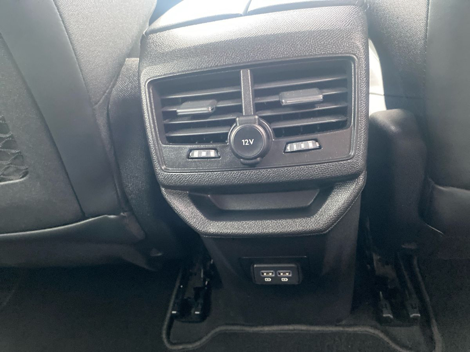 2021 Peugeot 3008 - image 13