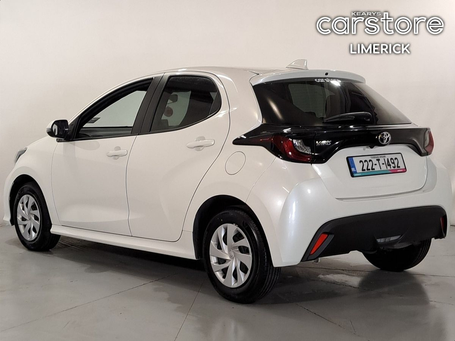 2022 Toyota Yaris - image 5