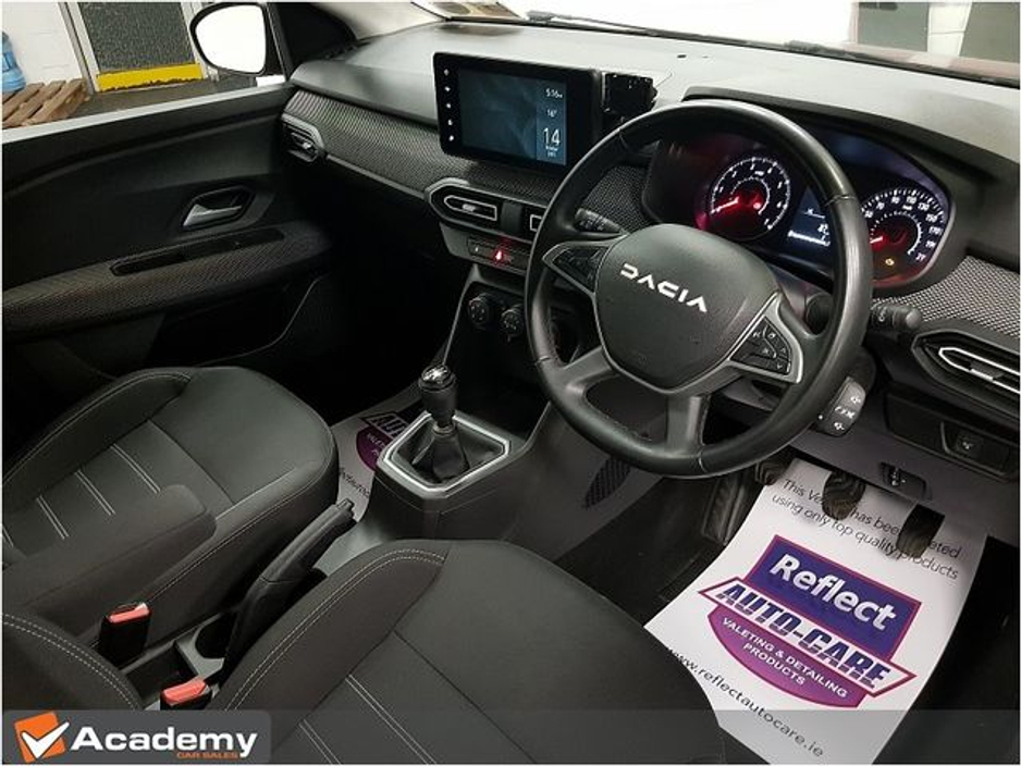2023 Dacia Sandero - image 10