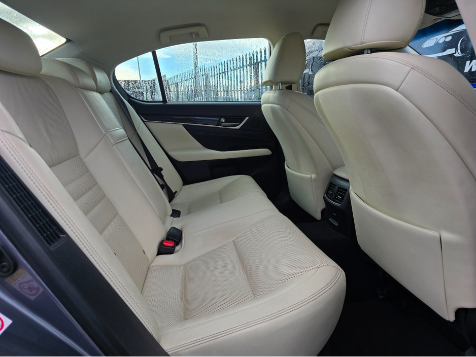 2016 Lexus GS 300 - image 18