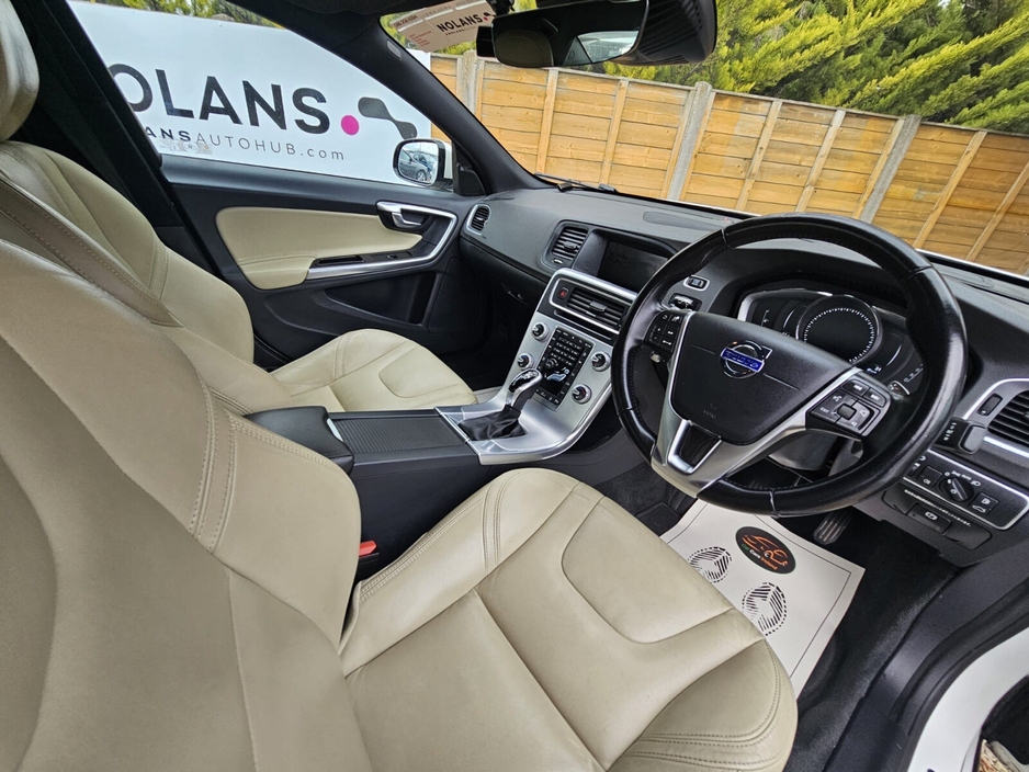 2017 Volvo S60 - image 18