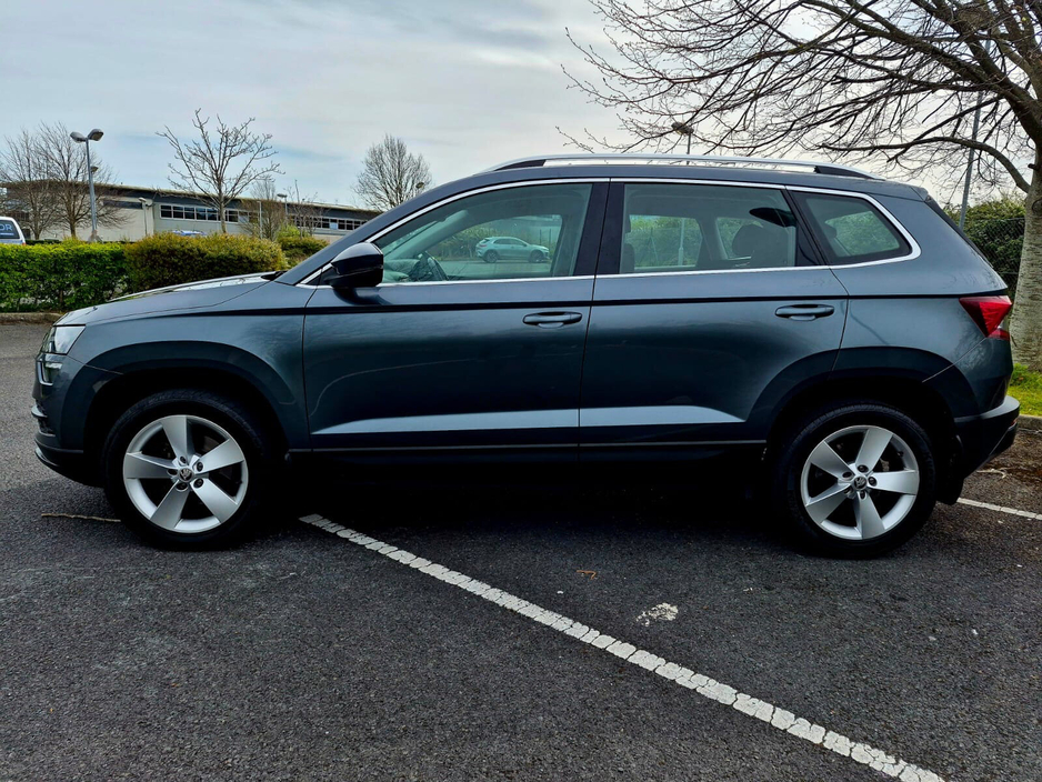 2020 Skoda Karoq - image 4