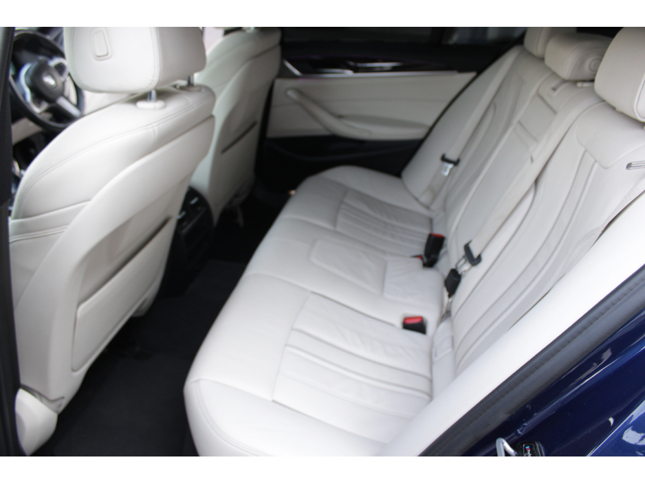 2019 BMW 5 Series - image 20