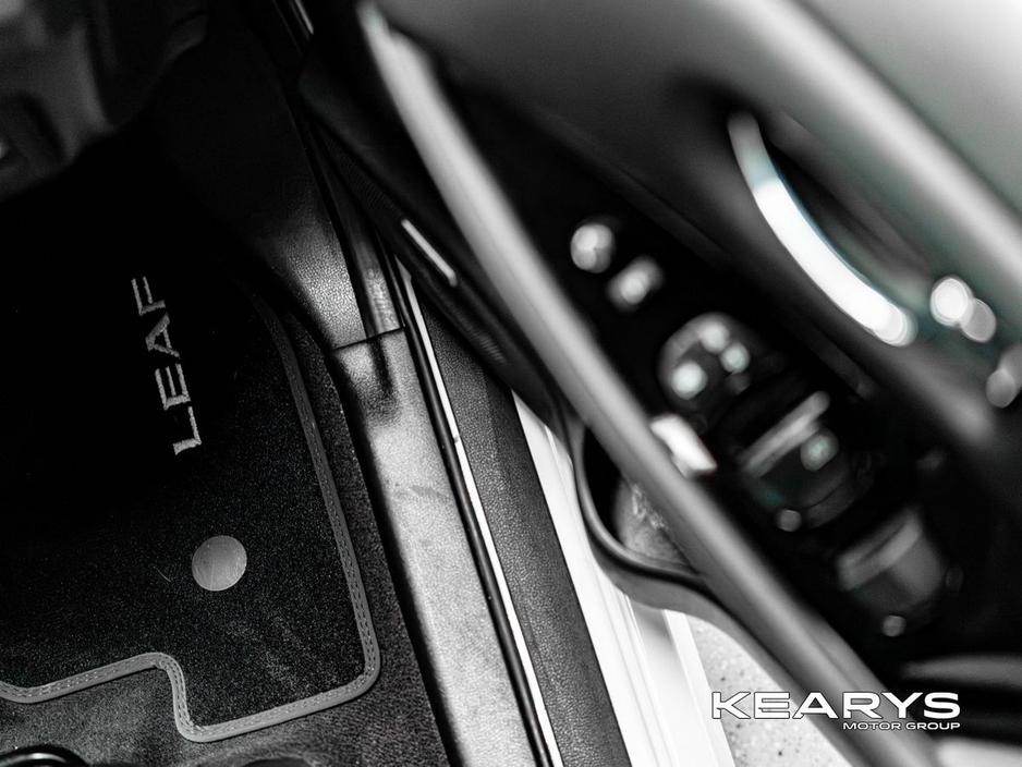 2025 Nissan Leaf - image 41