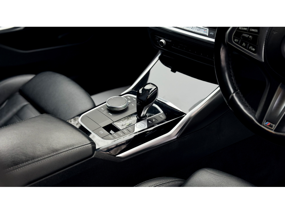 2021 BMW 3 Series - image 13