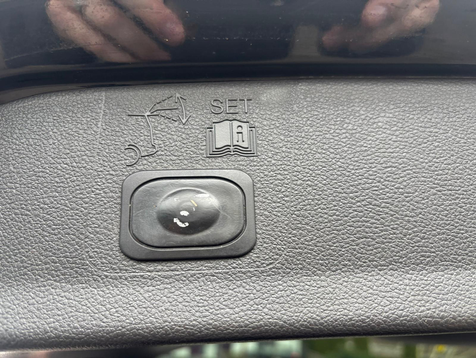 2017 Ford Kuga - image 8