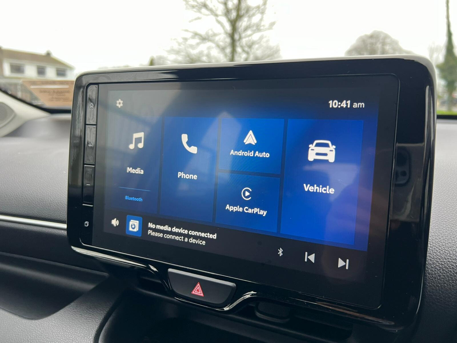 2025 Toyota Yaris Yaris Hybrid Luna €23,750