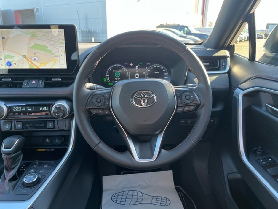 2025 Toyota Rav4 - image 9
