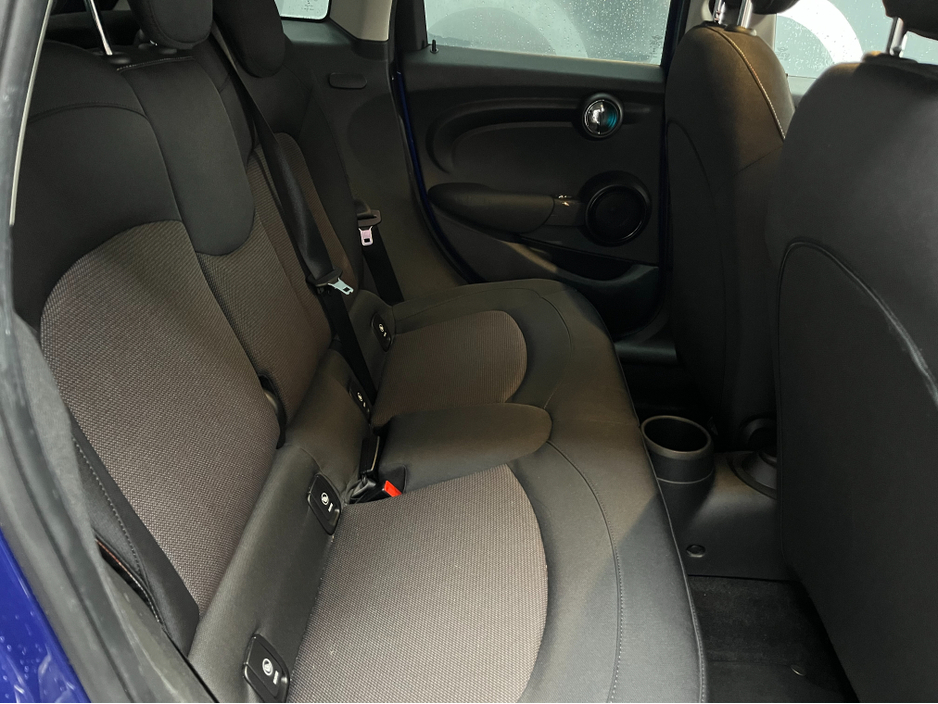 2019 MINI Cooper €19950 2019 MINI COOPER D 5DOORS 1.5 AUTOMATIC / CRUISE CONTROL / REVERSE CAMERA €19,950