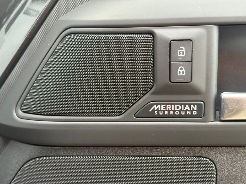 2025 Land Rover Defender - image 26