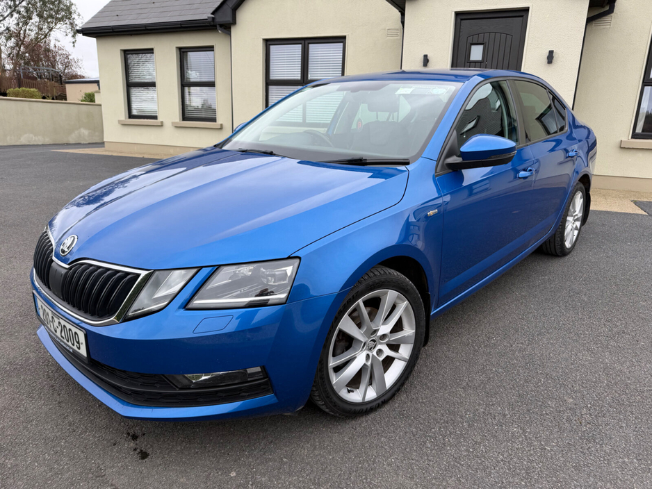 2020 Skoda Octavia - image 2