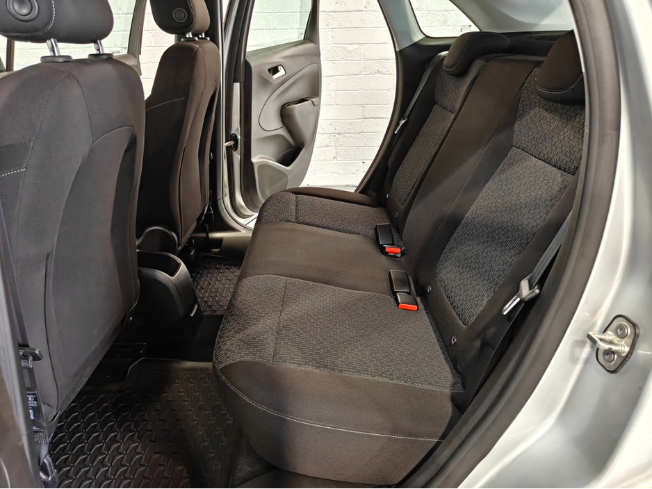 2018 Opel Crossland X - image 15