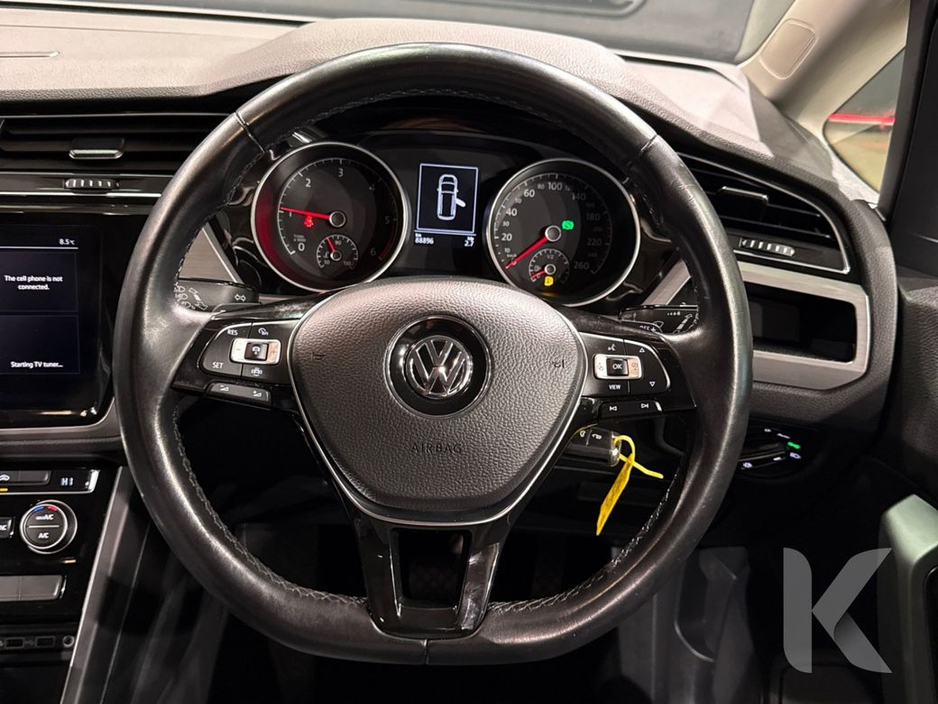 2018 Volkswagen Touran - image 17